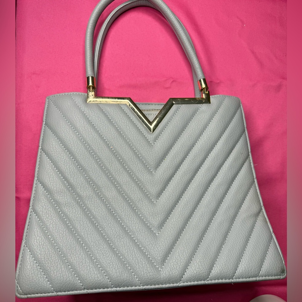Elegant Gray Quilted Handbag